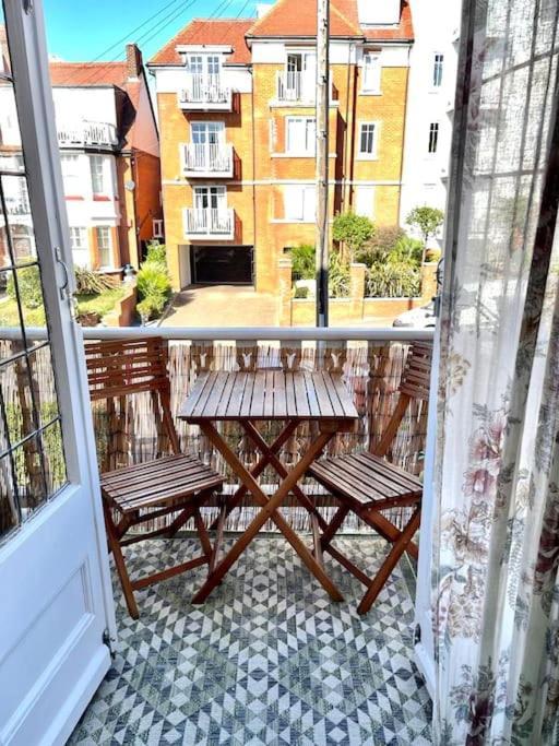 3 Bedroom Spacious Seaside Apartment With Estuary Views Southend-on-Sea Ngoại thất bức ảnh